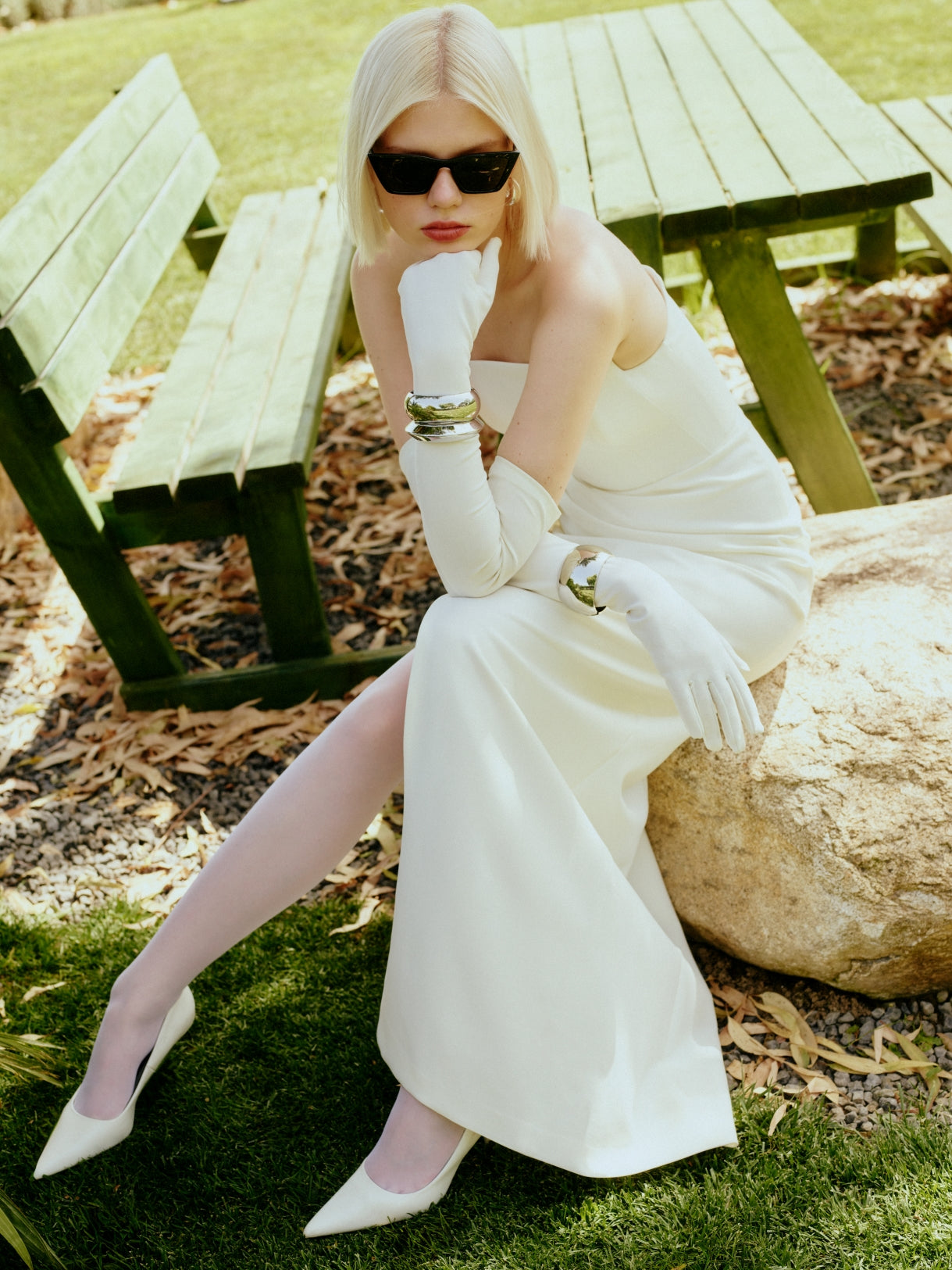 STRAPLESS CREPE DRESS WITH DEEP SLIT