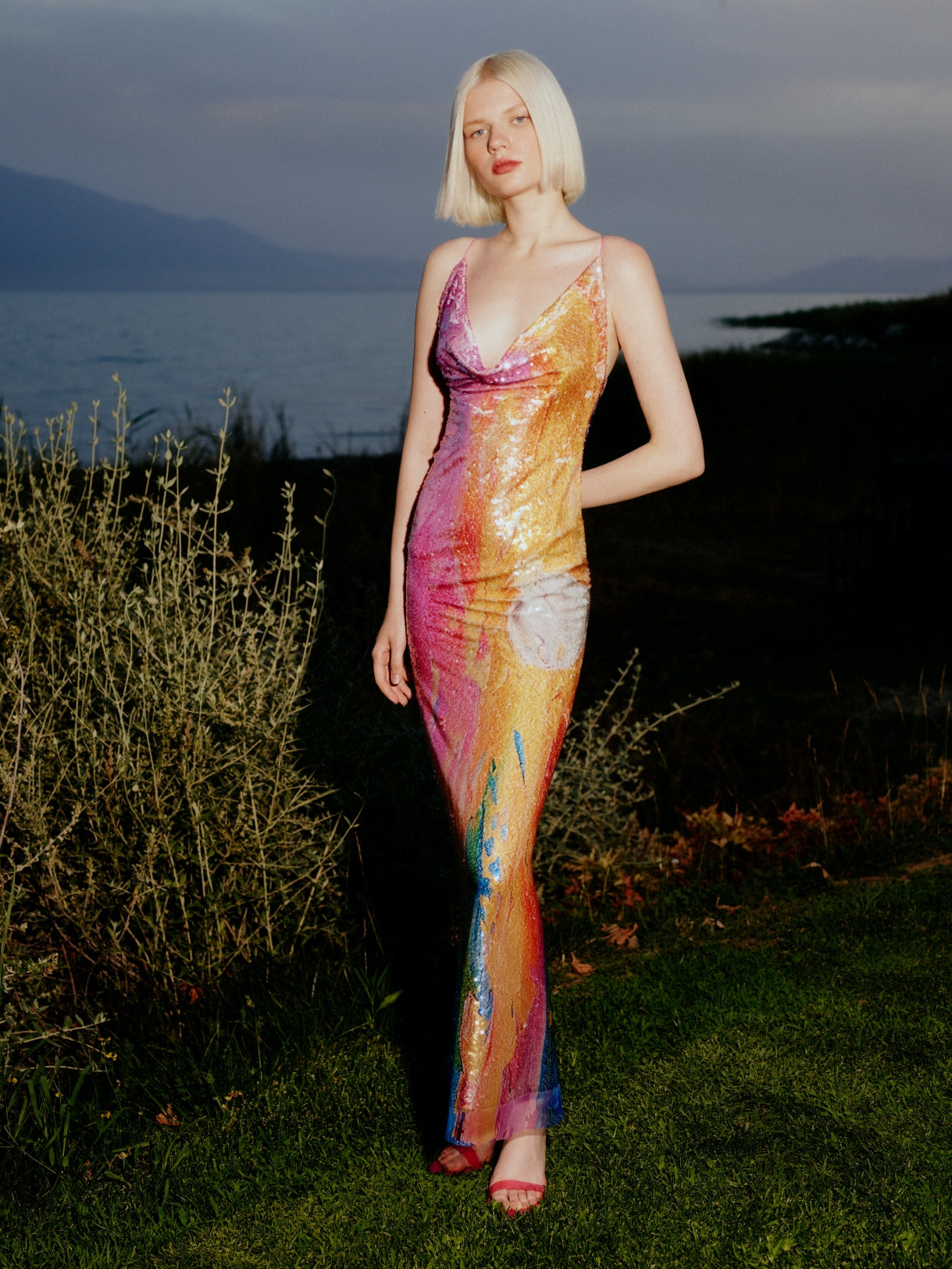 MAXI BACKLESS SEQUIN DRESS IN SUMMER GRADIENT Sudietuz MAXI BACKLESS SEQUIN DRESS IN SUMMER GRADIENT Sudietuz