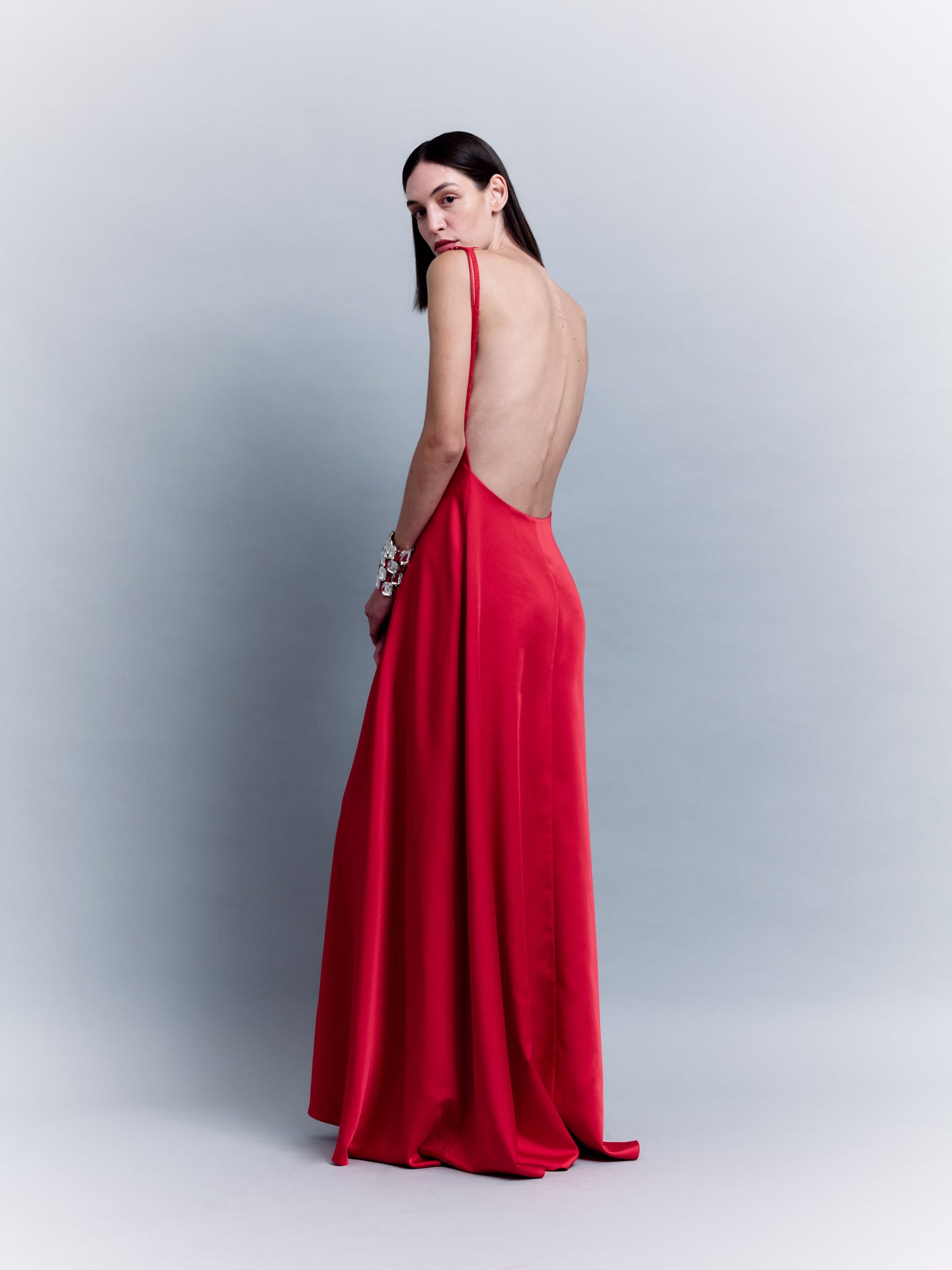 BACKLESS MAXI SATIN DRESS WITH LACE TRIMMINGS