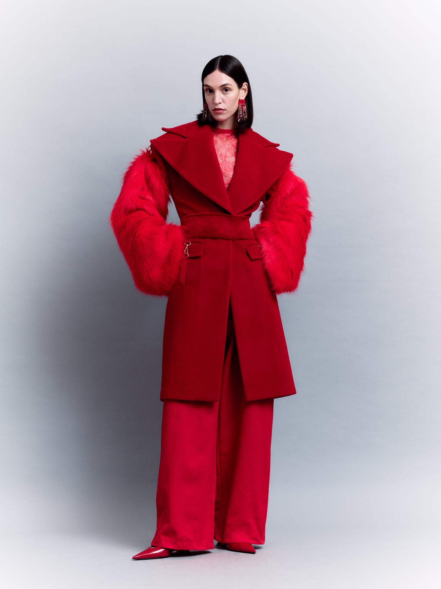 OVERSIZED COAT WITH REMOVABLE FAUX FUR SLEEVES